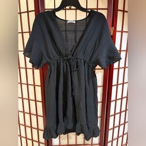 Lightweight Black Gauze V-Neck Tie-Waist Tunic